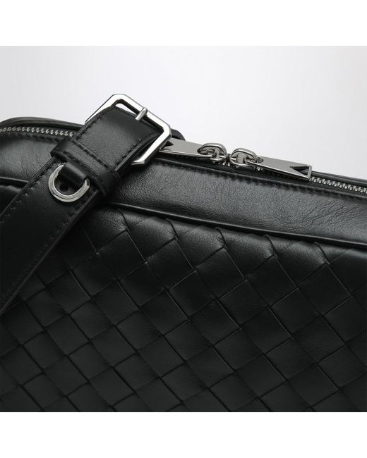 Camera bag in intrecciato scura di Bottega Veneta in Black da Uomo