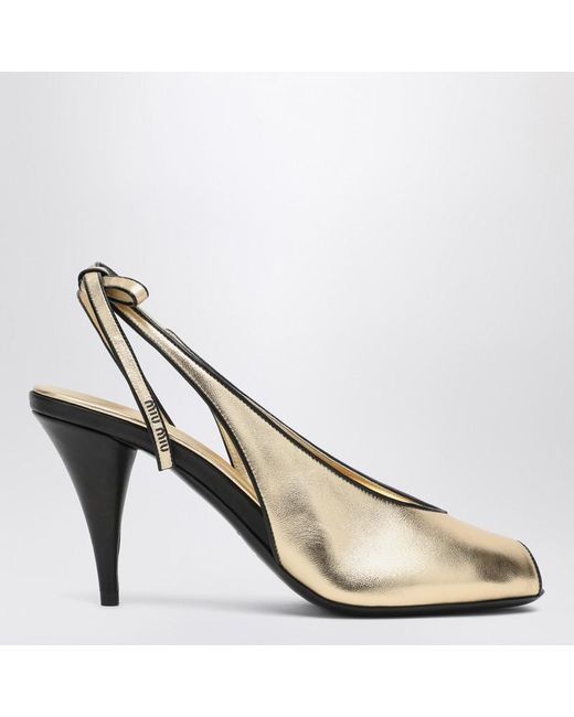 Miu Miu Metallic Slingback-Pumps Aus Platinfarbenem Nappaleder