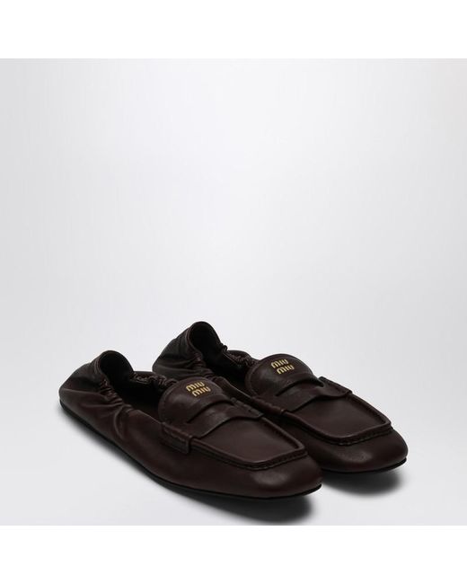 Mocassini ruches color radica in nappa di Miu Miu in Black