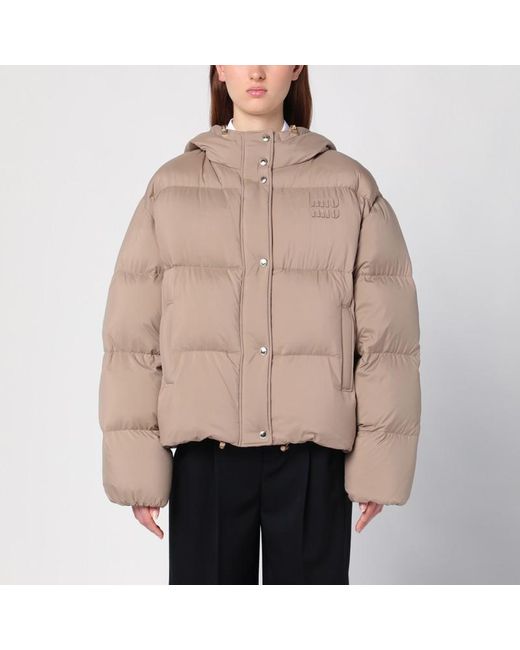 Giubbotto imbottito beige con logo di Miu Miu in Natural