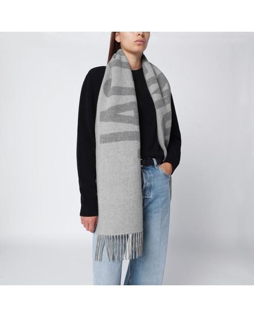 Sciarpa grigia in lana con logo di Jacquemus in Gray