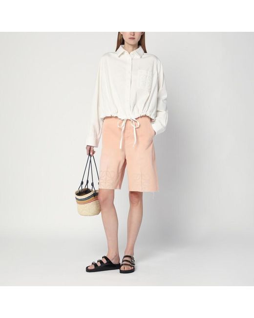 Bermuda in cotone con logo anagram di Loewe in Natural