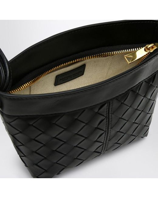 Borsa a tracolla piccola nera in intrecciato di Bottega Veneta in Black