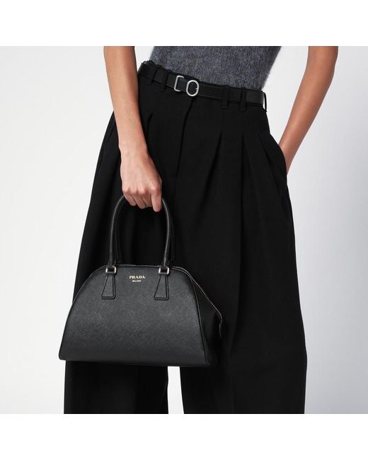 Borsa media nera in saffiano di Prada in Black