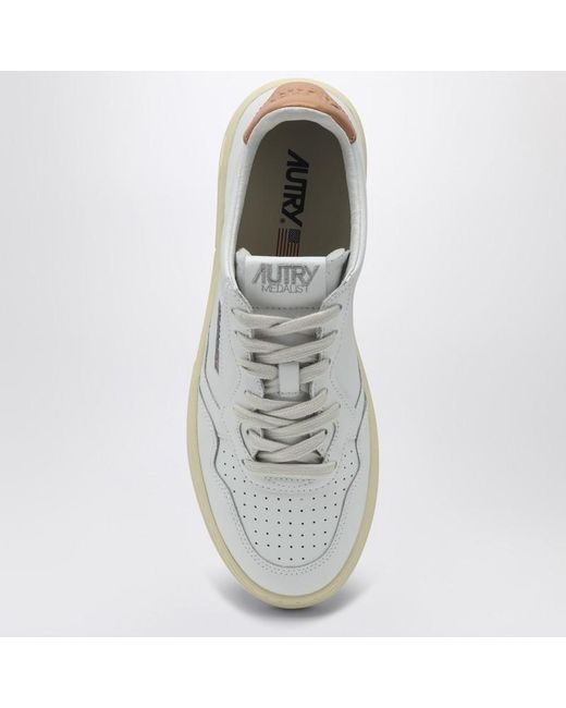 Sneaker medalist in pelle bianca/sabbia di Autry in White