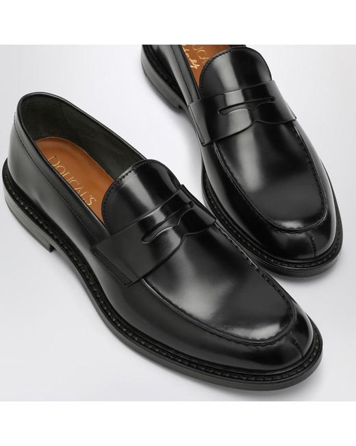 Mocassino classico in pelle di Doucal's in Black da Uomo