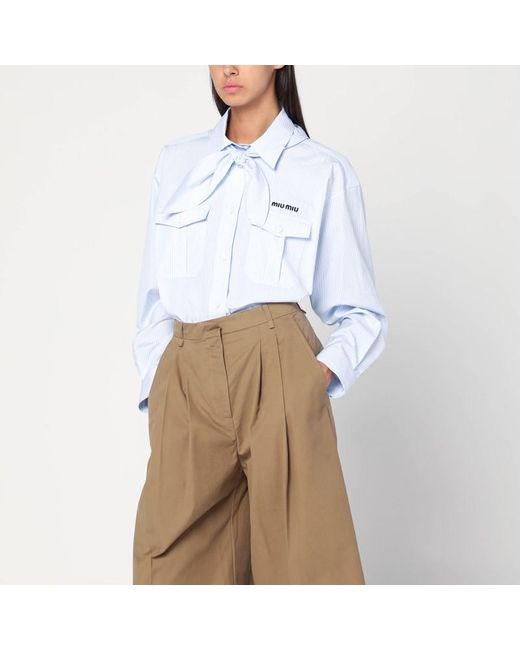 Camicia azzurra/bianca a righe con sciarpa di Miu Miu in White