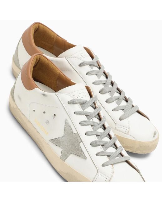 Sneaker super-star bianca/marrone chiaro di Golden Goose Deluxe Brand in White da Uomo