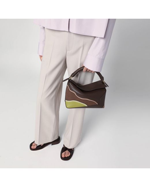 ショルダーバッグ・ポシェット LOEWE PUZZLE EDGE SMALL BAG CHOCOLATE/LIGHT MOSS LOEWE Puzzle Edge small textured-leather shoulder bag | NET