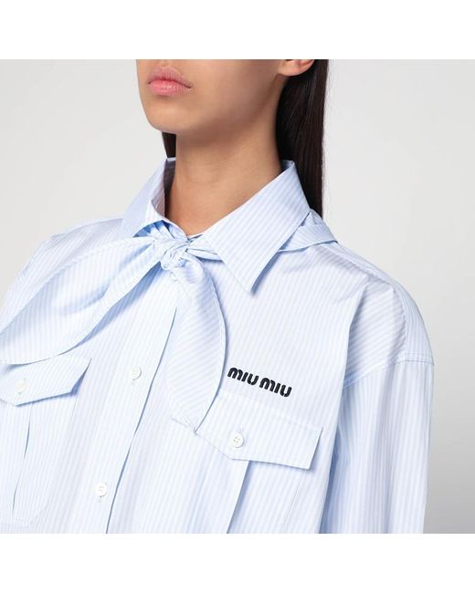 Camicia azzurra/bianca a righe con sciarpa di Miu Miu in White