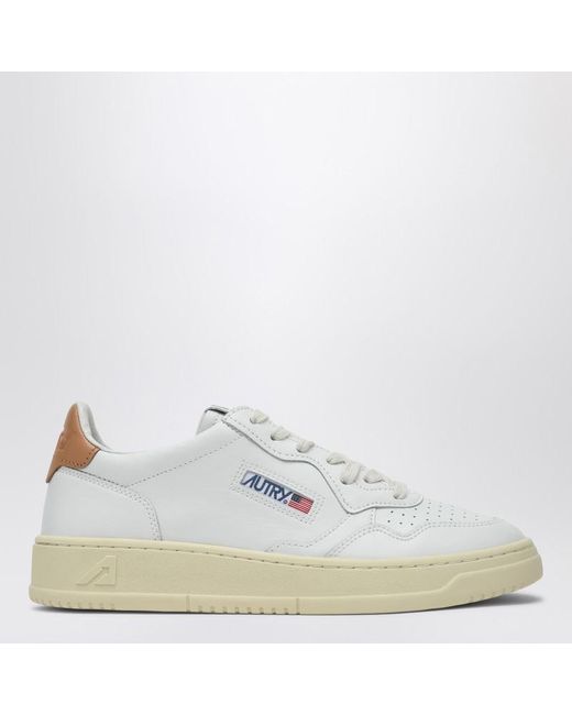 Sneaker medalist in pelle bianca/sabbia di Autry in White