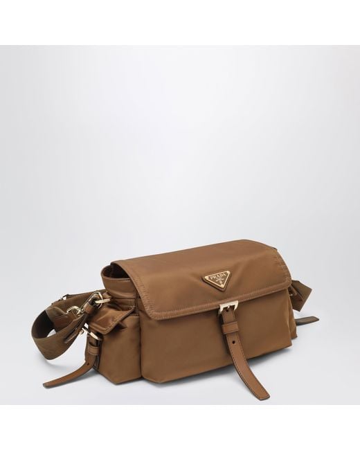 Borsa Explore Medium di Prada in Brown