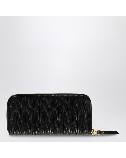 Miu Miu Black Große Geldbörse Aus Schwarzem Gestepptem Nappaleder