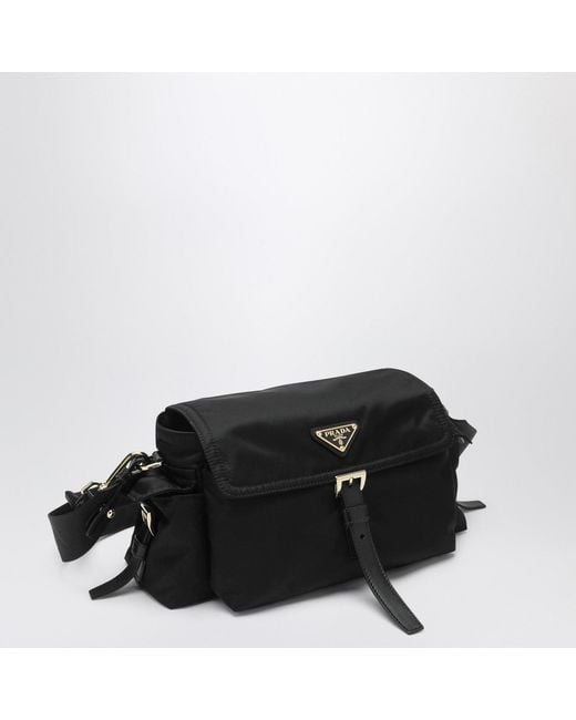 Borsa Explore Medium di Prada in Black
