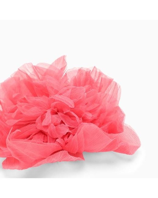 Spilla a fiore color peonia in seta di Max Mara in Pink