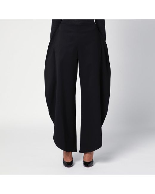 パンツ ALAIA ROUNDED PETAL PANTS Alaïa Rounded Petal Trousers in Black | Lyst