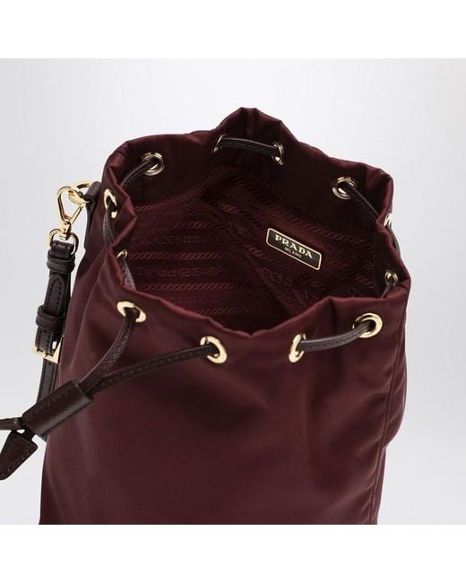 Prada Red Burgunderfarbener Bucket Bag Aus Re-Nylon