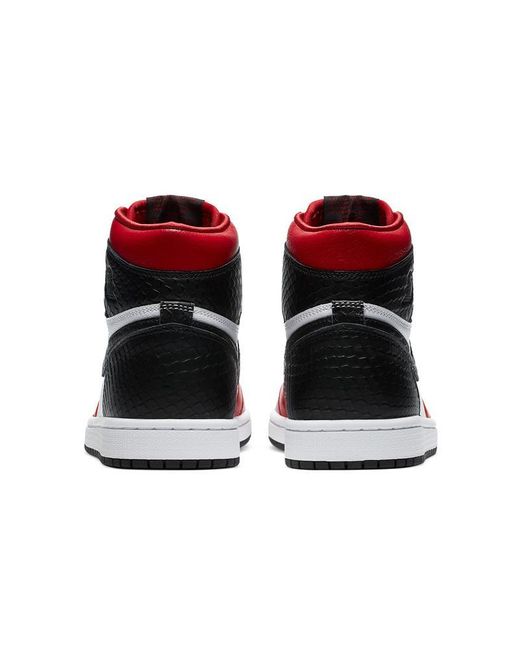 Nike Jordan 1 Retro High Satin Snake Chicago in Red | Lyst