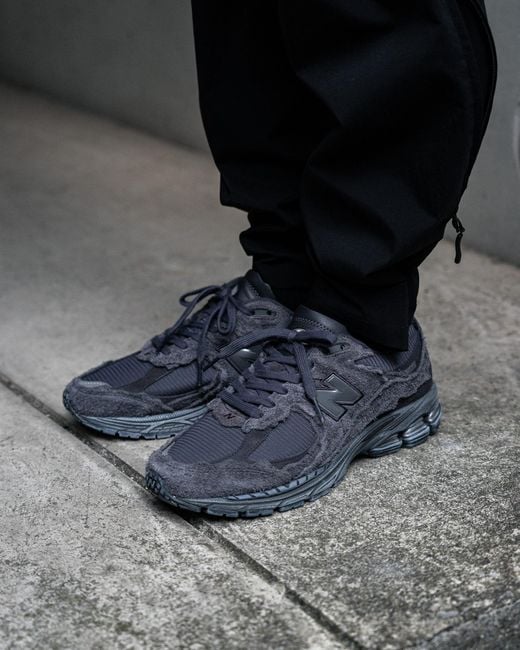 New Balance 2002r Protection Pack Phantom in Black Lyst