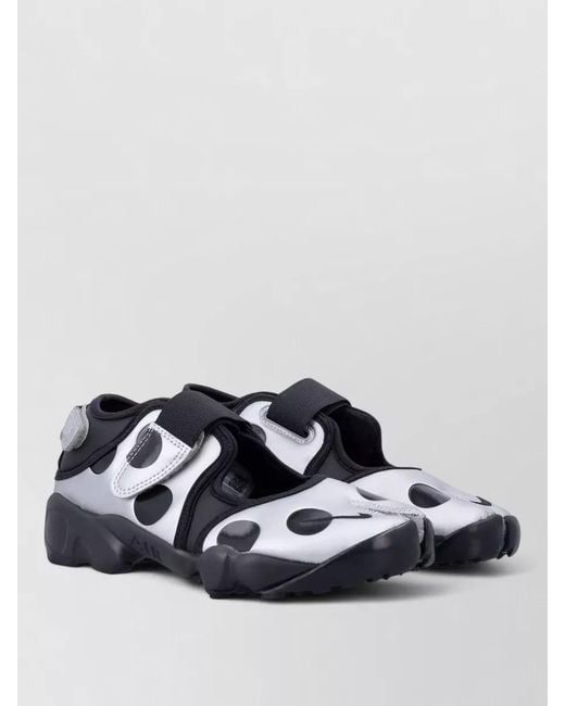 Nike Blue Rift Split Toe Sandals Polka Dot Silhouette