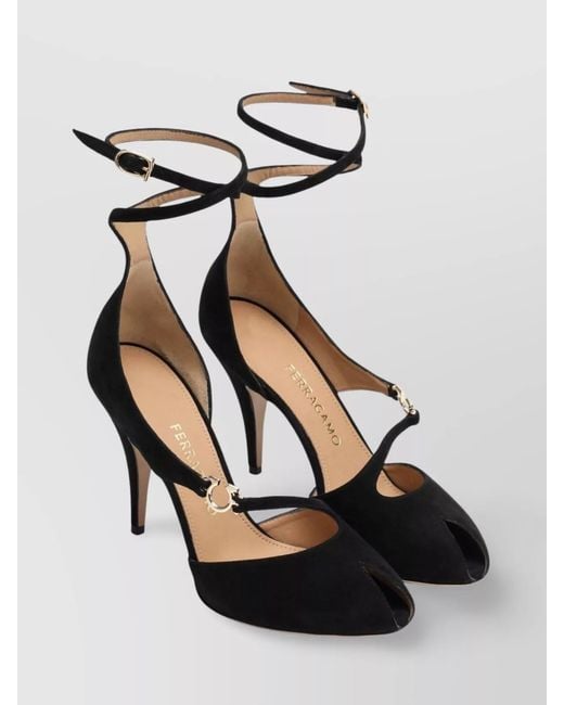 Ferragamo Black Leather Pumps