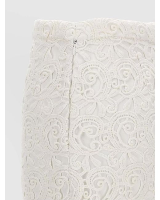 Burberry White Lace Fitted Skirt
