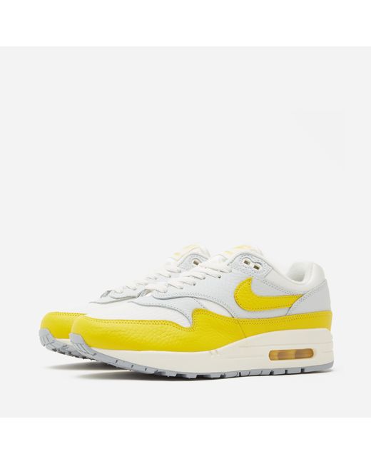 Nike Air Max 1 Shoes in White | Lyst Canada