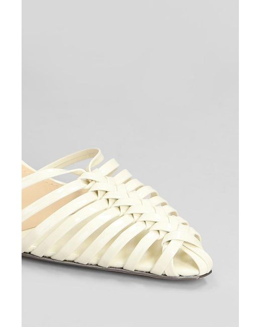 GOLD&ROUGE White Daisy Pumps