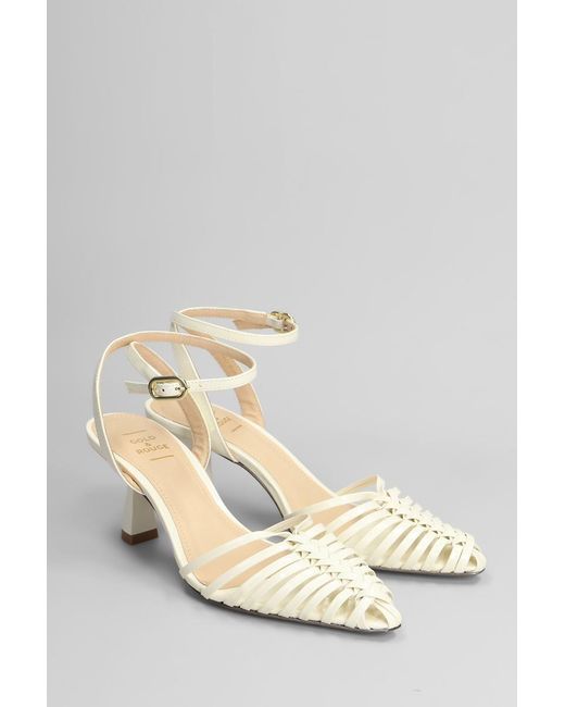 GOLD&ROUGE White Daisy Pumps