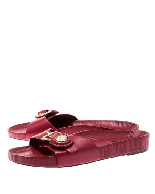 Louis Vuitton Burgundy Epi Leather Marina Buckle Detail Flat Slides Size 40 in Red - Lyst