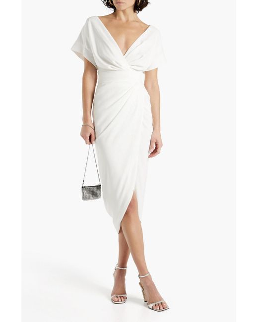 Rhea Costa White Kleid aus crêpe mit drapierung und gürtel