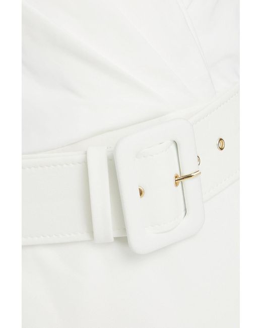 Rhea Costa White Gianna robe aus glänzendem crêpe mit falten