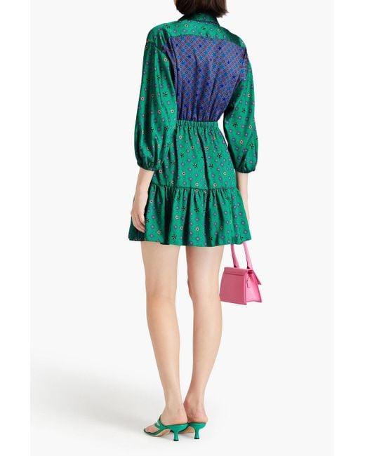 Sandro Green Minikleid aus glänzendem twill mit print