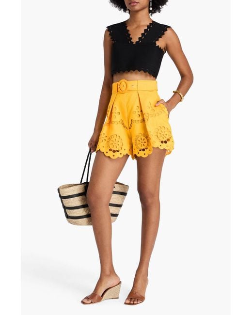 Zimmermann Yellow Shorts aus leinen mit lochstickerei und gürtel