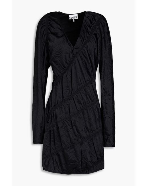 Ganni Black Gerafftes minikleid aus satin in knitteroptik