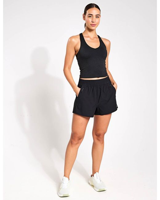 vuori Black Women's Performance Crop 2.0