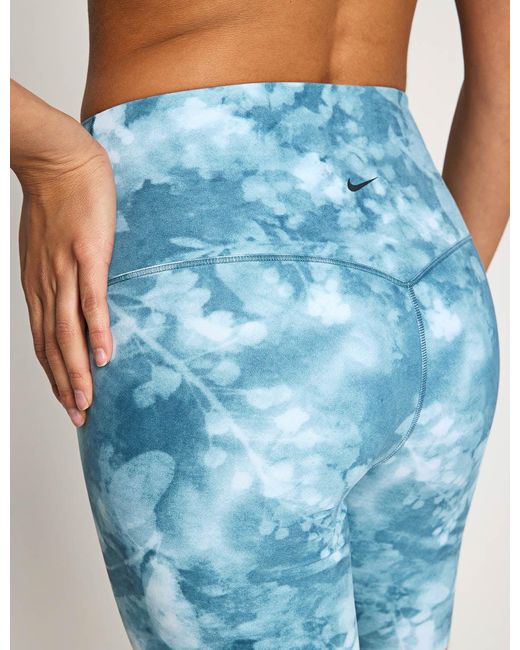 Nike Blue Women's Zenvy 8" Printed Biker Shorts