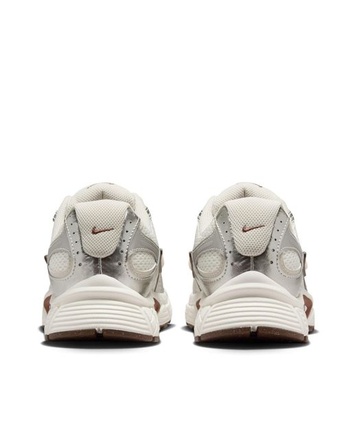Nike White Women's V5 Rnr Trainers