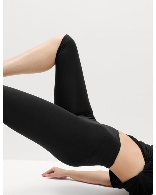 GOODMOVE Black Women's Go Balance Wrap Waist Capri leggings