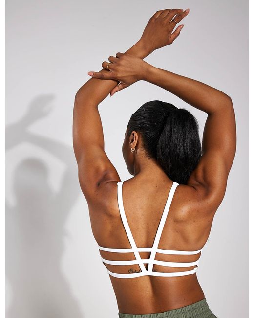 vuori White Women's Yosemite Light Support Sports Bra