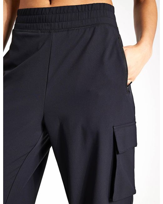 Beyond Yoga Black Women's City Chic Cargo Pant