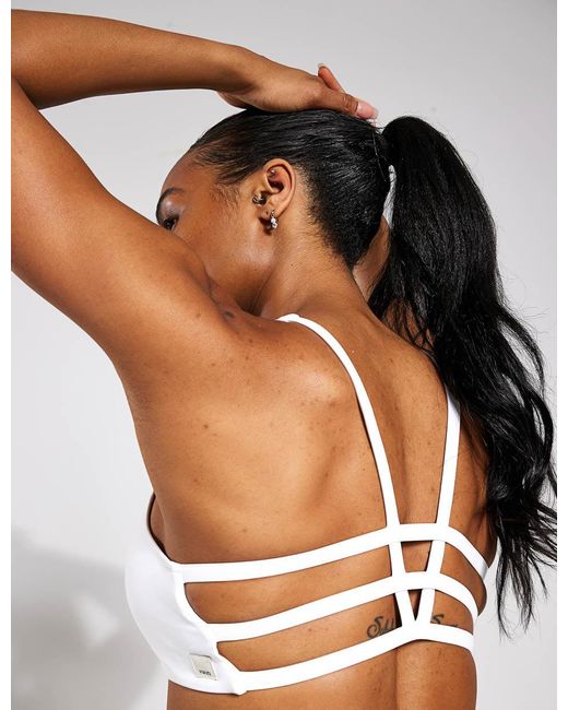 vuori White Women's Yosemite Light Support Sports Bra