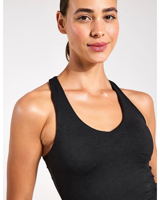 vuori Black Women's Performance Crop 2.0
