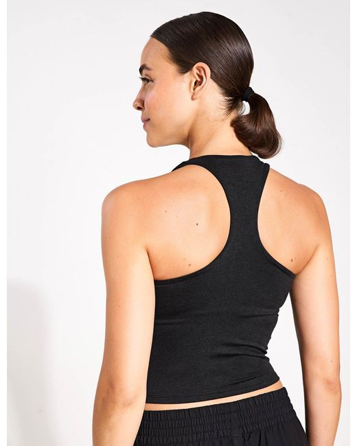 vuori Black Women's Performance Crop 2.0