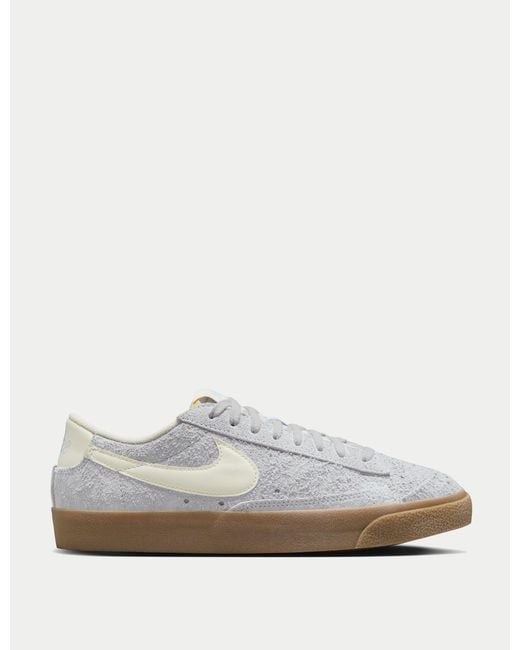 Nike White Women's Blazer Low '77 Vintage Shoes