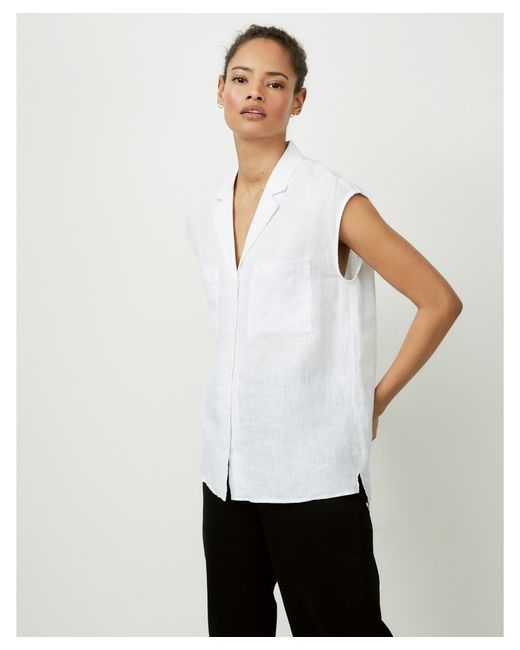 white company boyfriend jeans