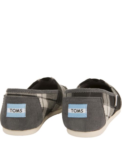 black and white plaid toms