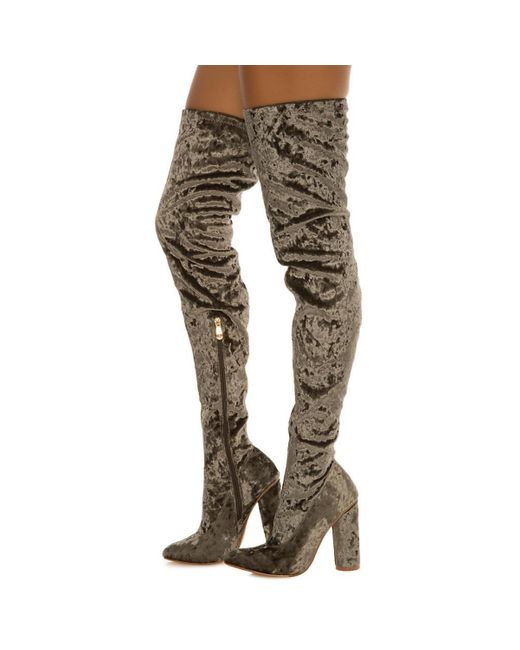 cape robbin fur boots