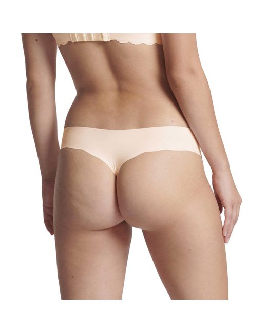 Sloggi String in het White