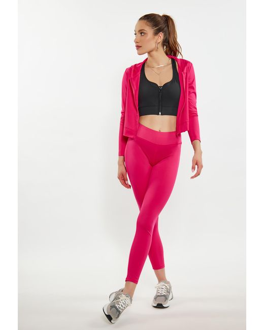 faina Jas in het Pink